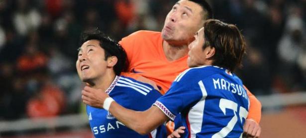 米兰体育下载-包含勇攀高峰！球员奋力冲击进球，激励全队的词条