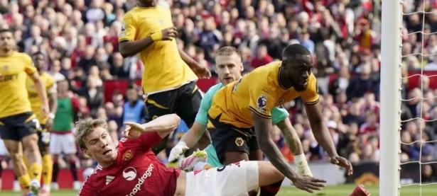 米兰体育投注-曼联主场被逼平，冲击前四受挫的简单介绍