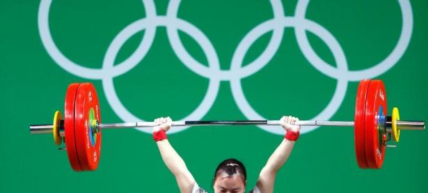 米兰体育竞技-俄罗斯举重选手刷新记录，获得殊荣