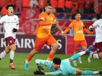 米兰体育官网-山东泰山全场碾压亚冠，如同剧本杀再现，碾压的简单介绍