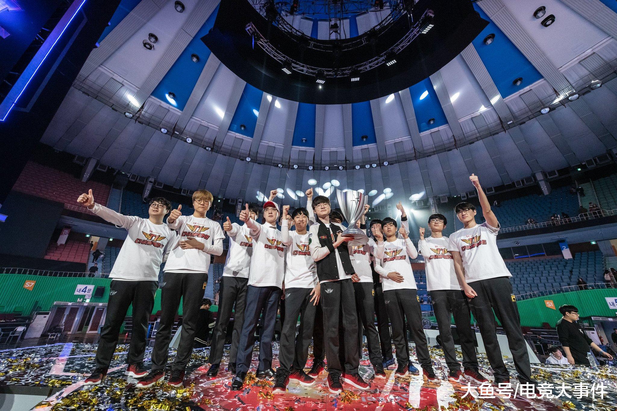 包含西悉尼流浪者队长发声，誓夺世俱杯冠军荣耀的词条