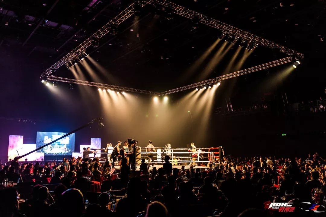 关键比赛中，东风战神连下两城，网友热议不断的简单介绍