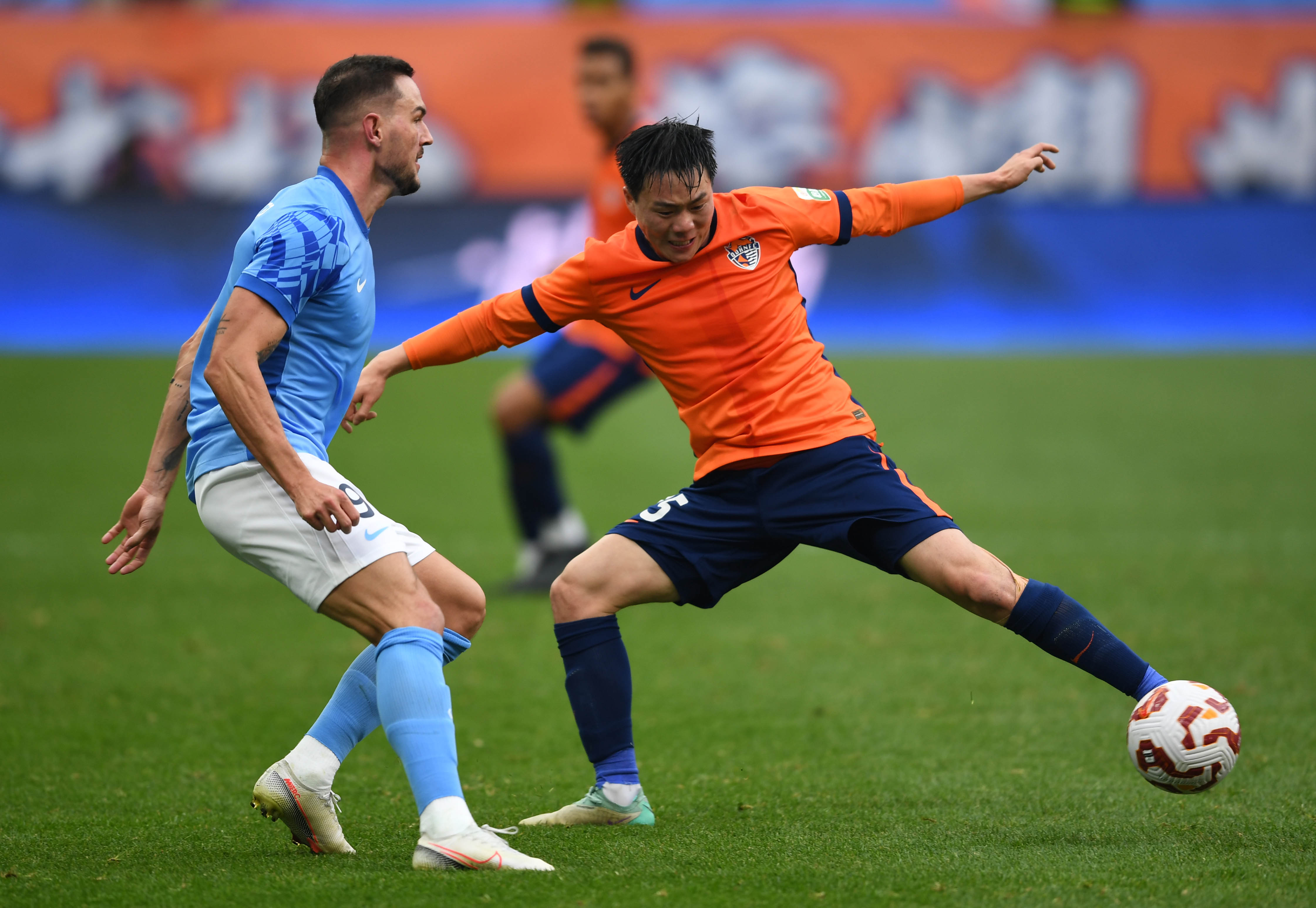 激烈比赛场面一览，英雄豪情燃烧不止的简单介绍