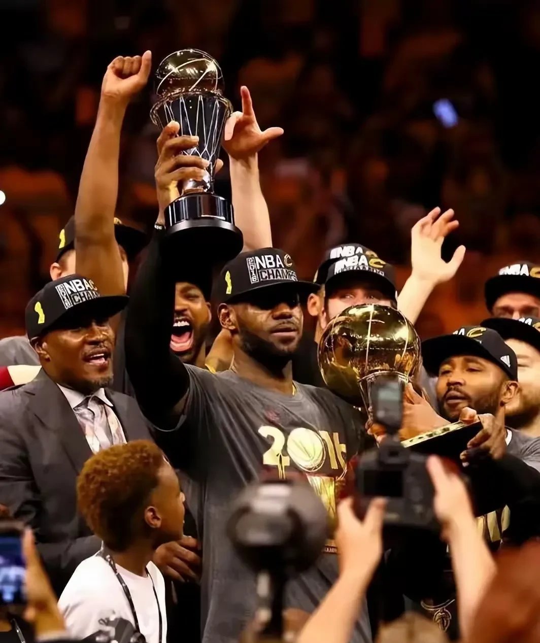 骑士队客场送湖人三连败，终结连胜的简单介绍