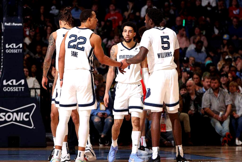 关于76人队客场击败灰熊队，延续胜利气势的信息