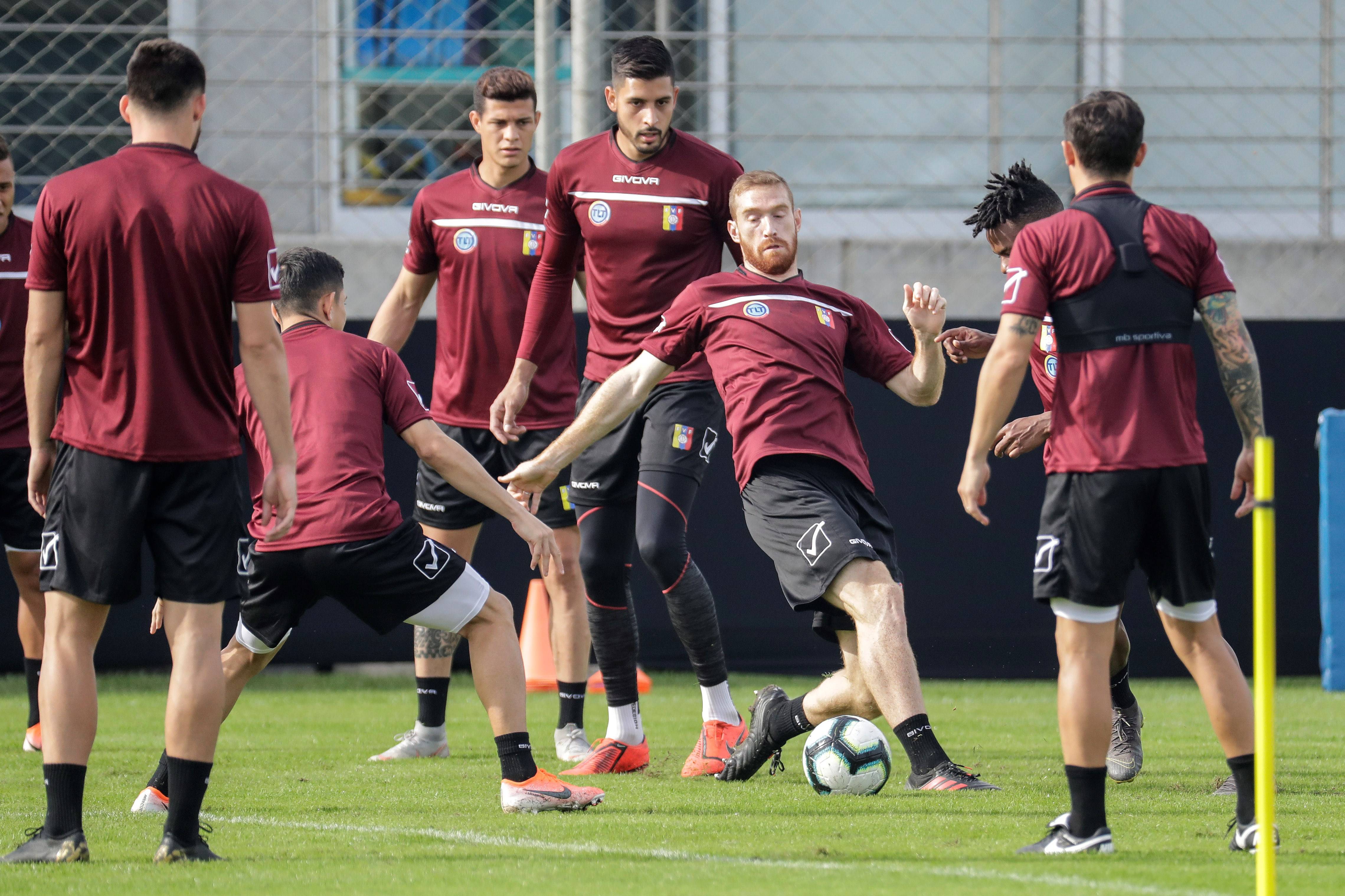 南美球队诸神归位，巴拉圭球队晋级