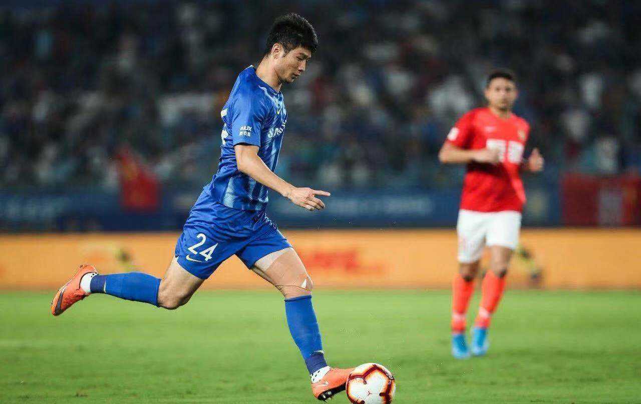 苏宁球员遭遇停赛，队伍状态出现波动