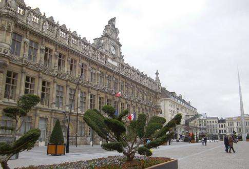 瓦朗谢纳客场大胜克莱蒙，壮志依旧