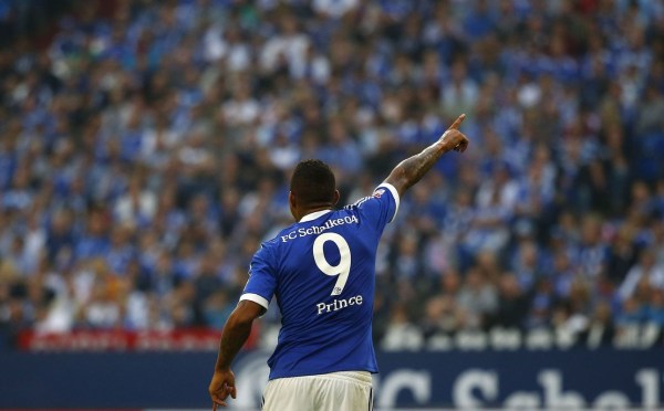 关于沙尔克战胜对手，实现意外胜利的信息