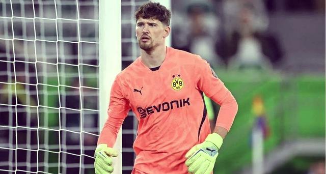 瑞士门将神勇扑救，成为球队守护神的简单介绍