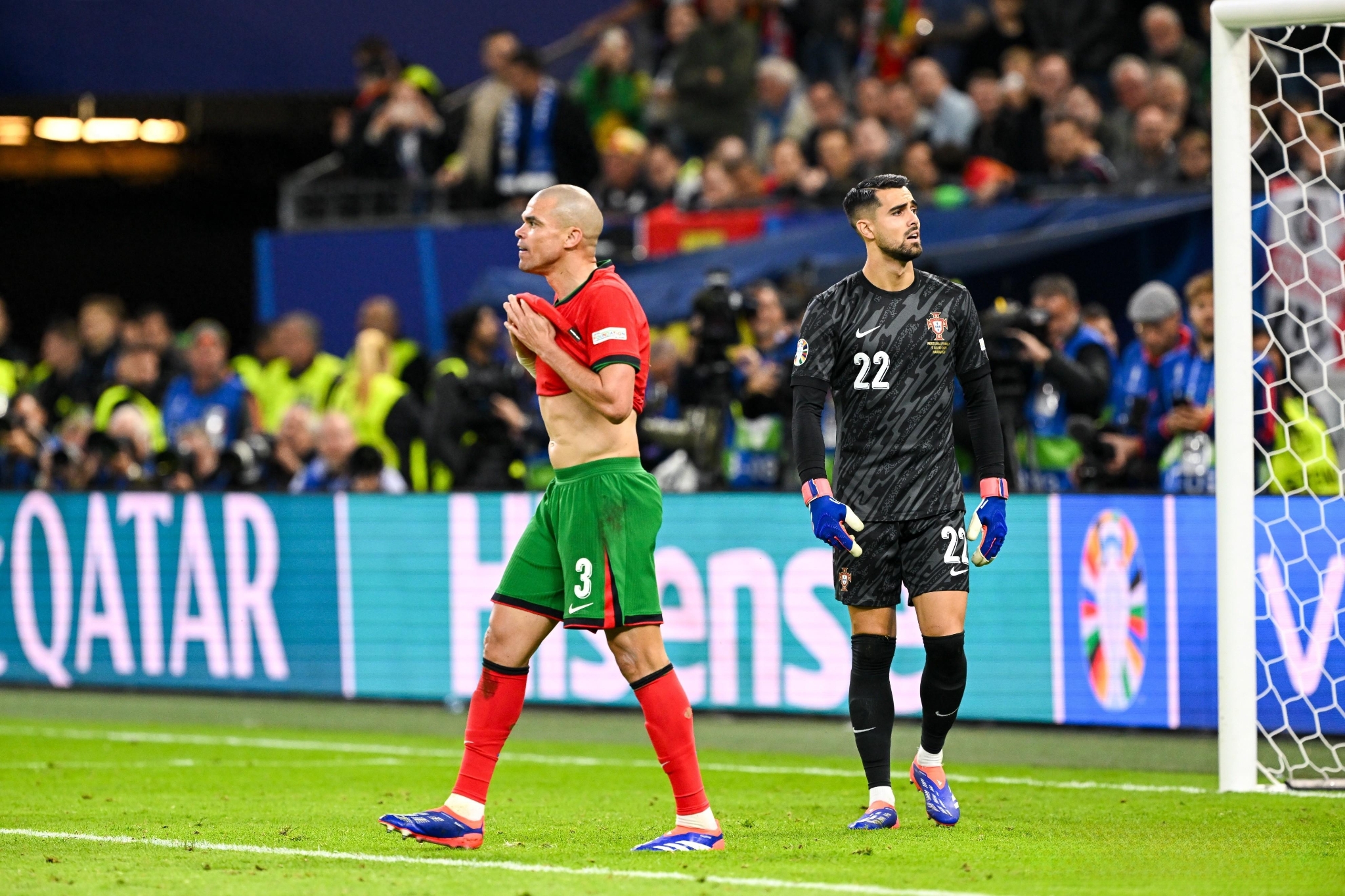 包含卡塔尔球队的精神风貌在场上展现得淋漓尽致的词条