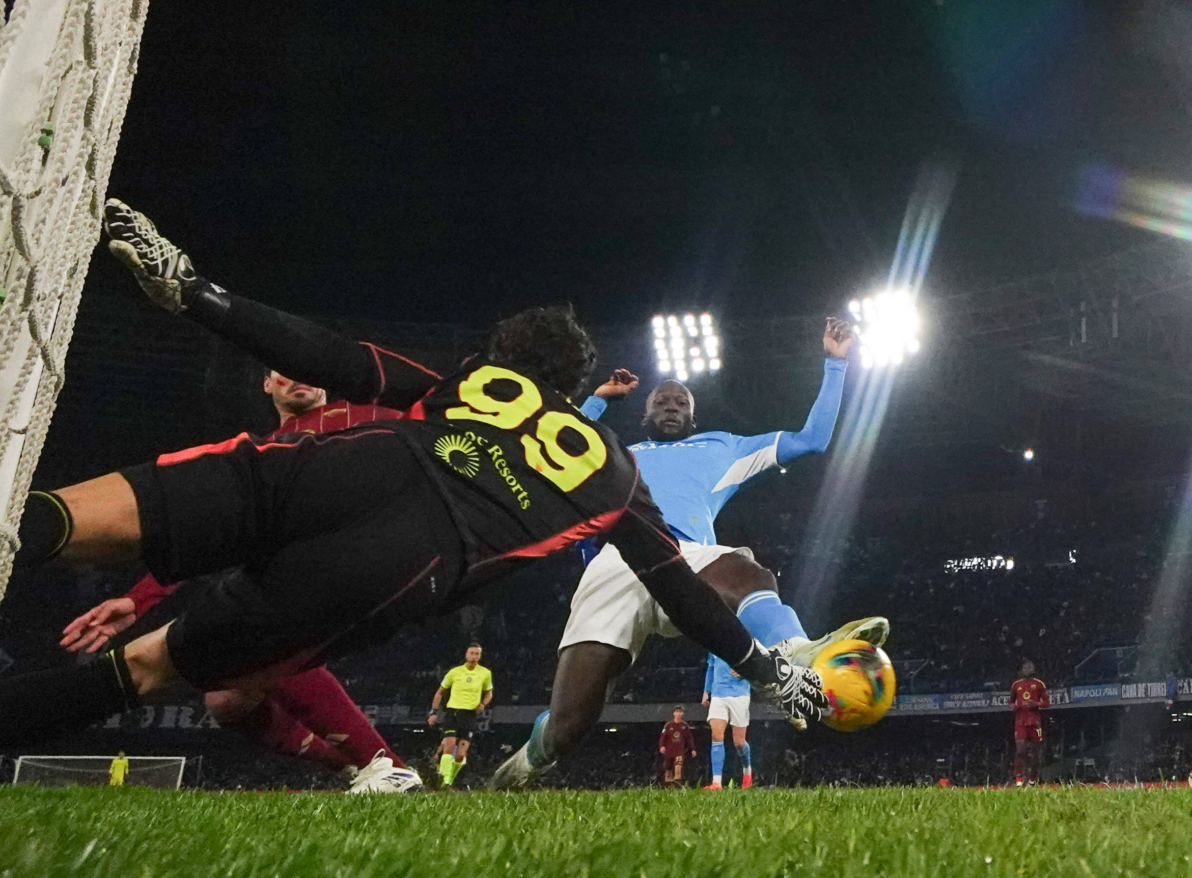 那不勒斯客场告捷,升至积分榜前列的简单介绍 那不勒斯客场告捷,升至积分榜前列的简单介绍