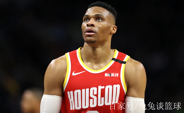 后卫中场实力黑马，霸气夺权豪取胜利的简单介绍