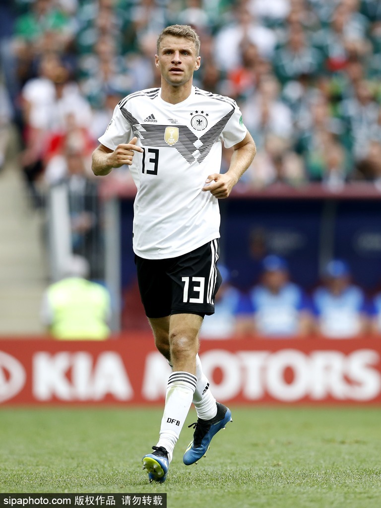 包含德国队稳健表现，取得胜利保持领先位置的词条