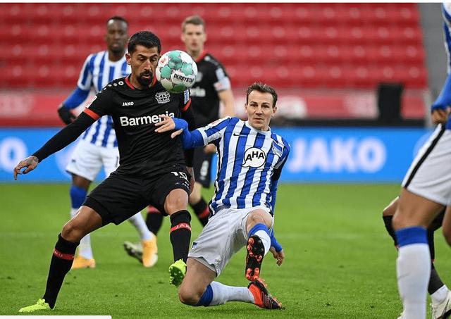 柏林赫塔队员在训练中全力备战下一场比赛的简单介绍