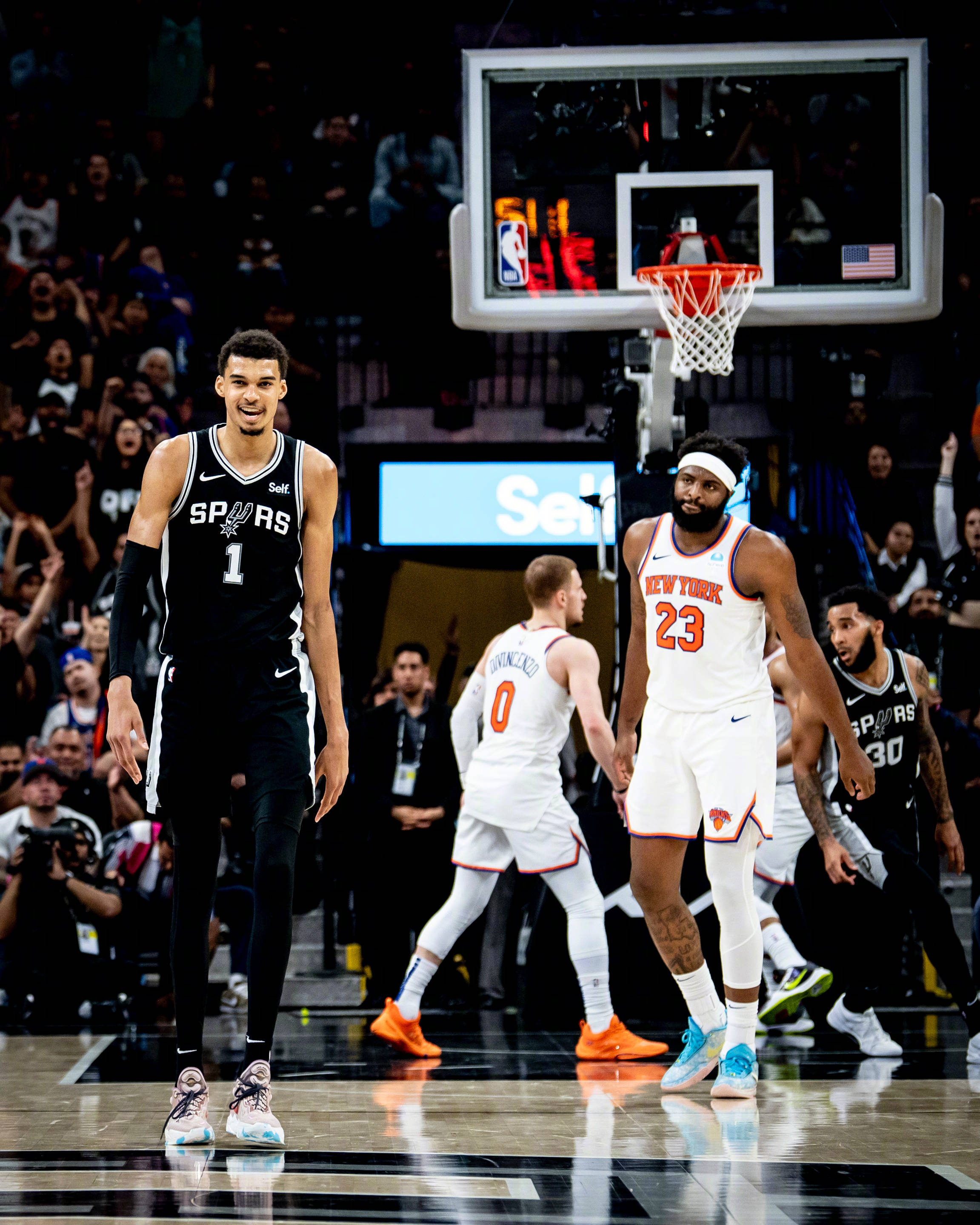 马刺主场失利，球队面临压力