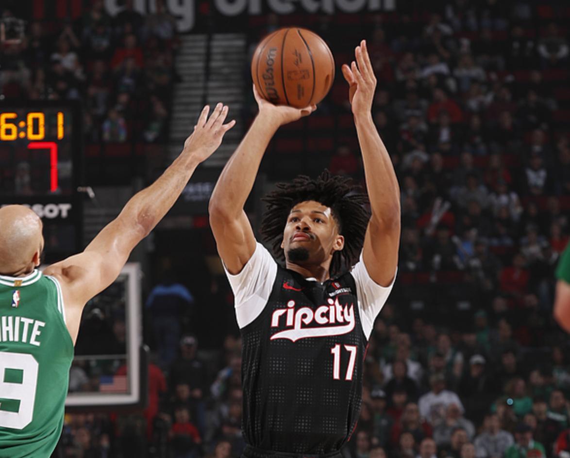 开拓者客场惊险胜凯尔特人，赢得关键一战的简单介绍