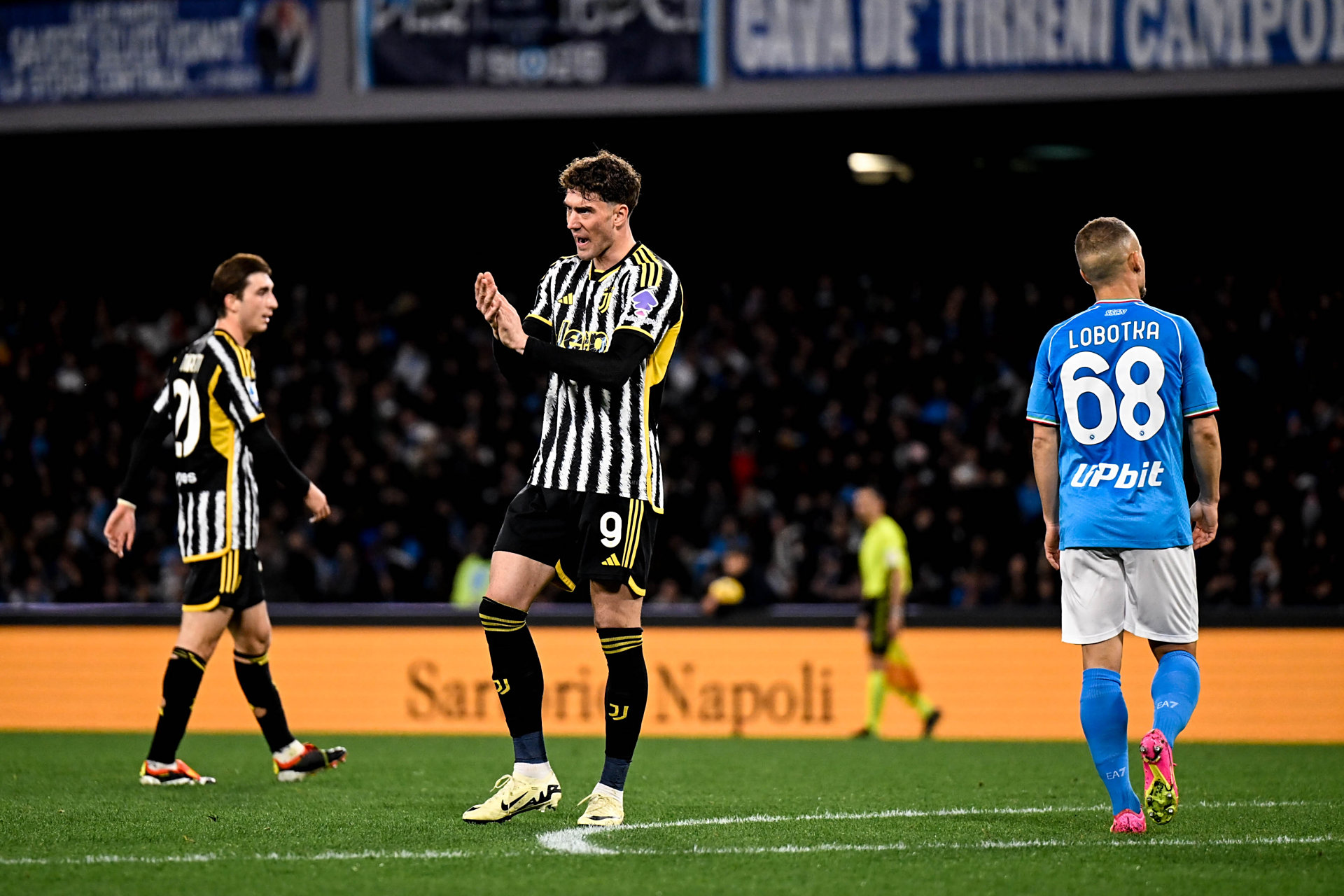 尤文图斯客场逆转那不勒斯，豪取三分