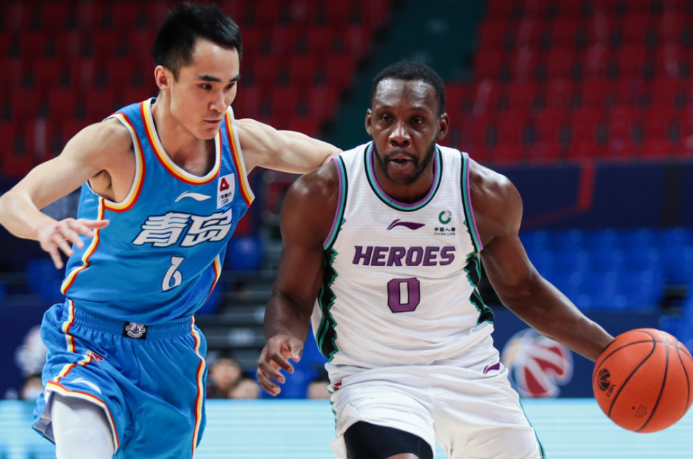 青岛黄海小胜辽宁，积分榜上升