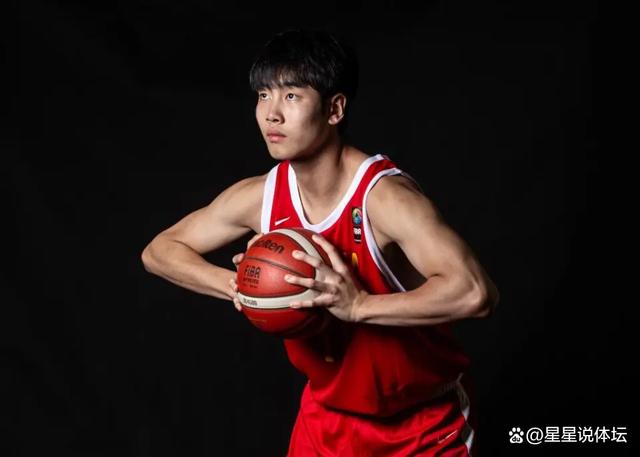 中国男篮备战亚洲杯，姚明谈年轻球员成长：未来充满希望