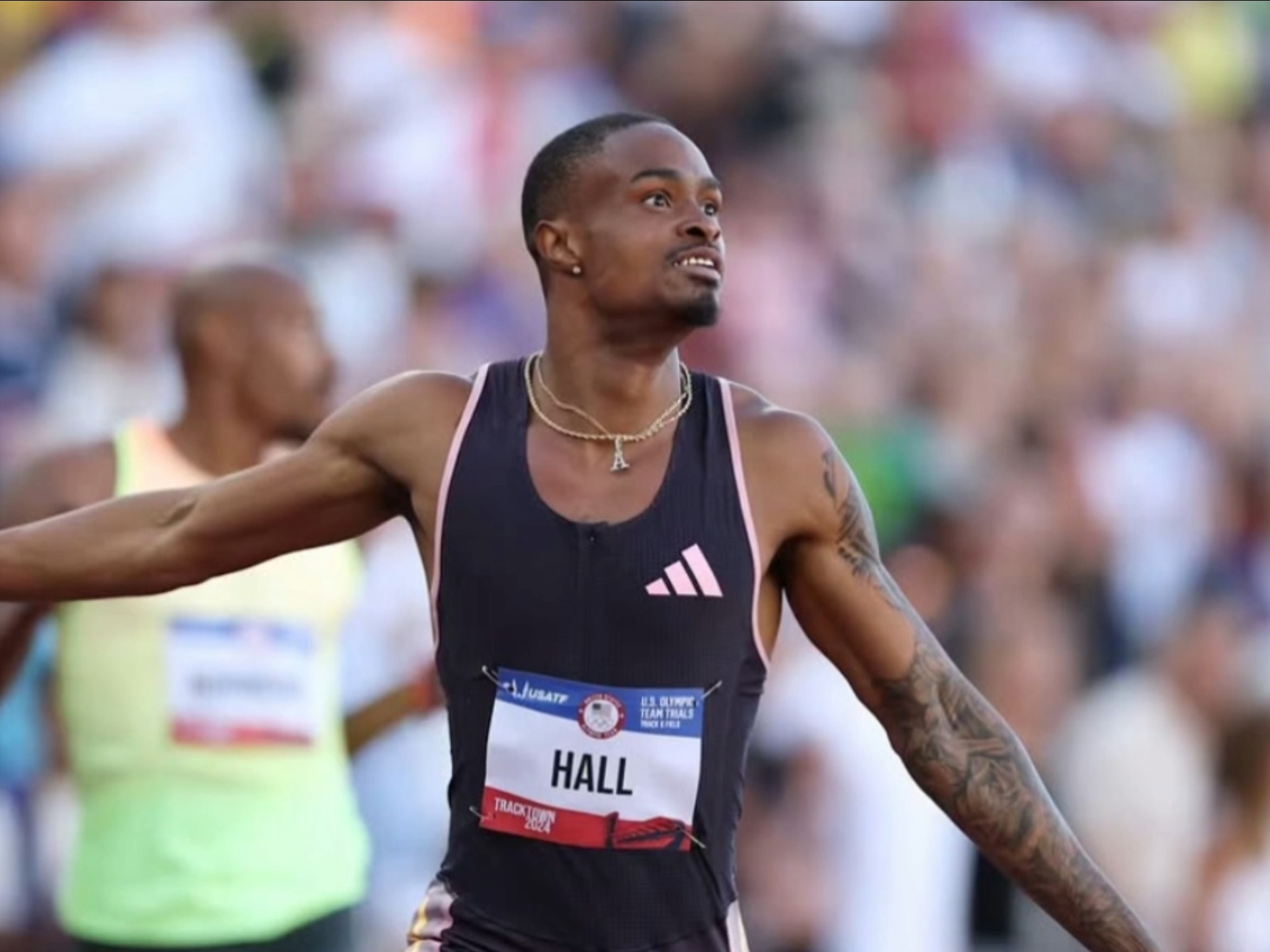 美国选手刷新项目最好成绩，夺得第一名