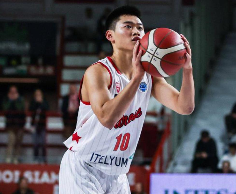 中国青年球员在国内锦标赛中崭露头角