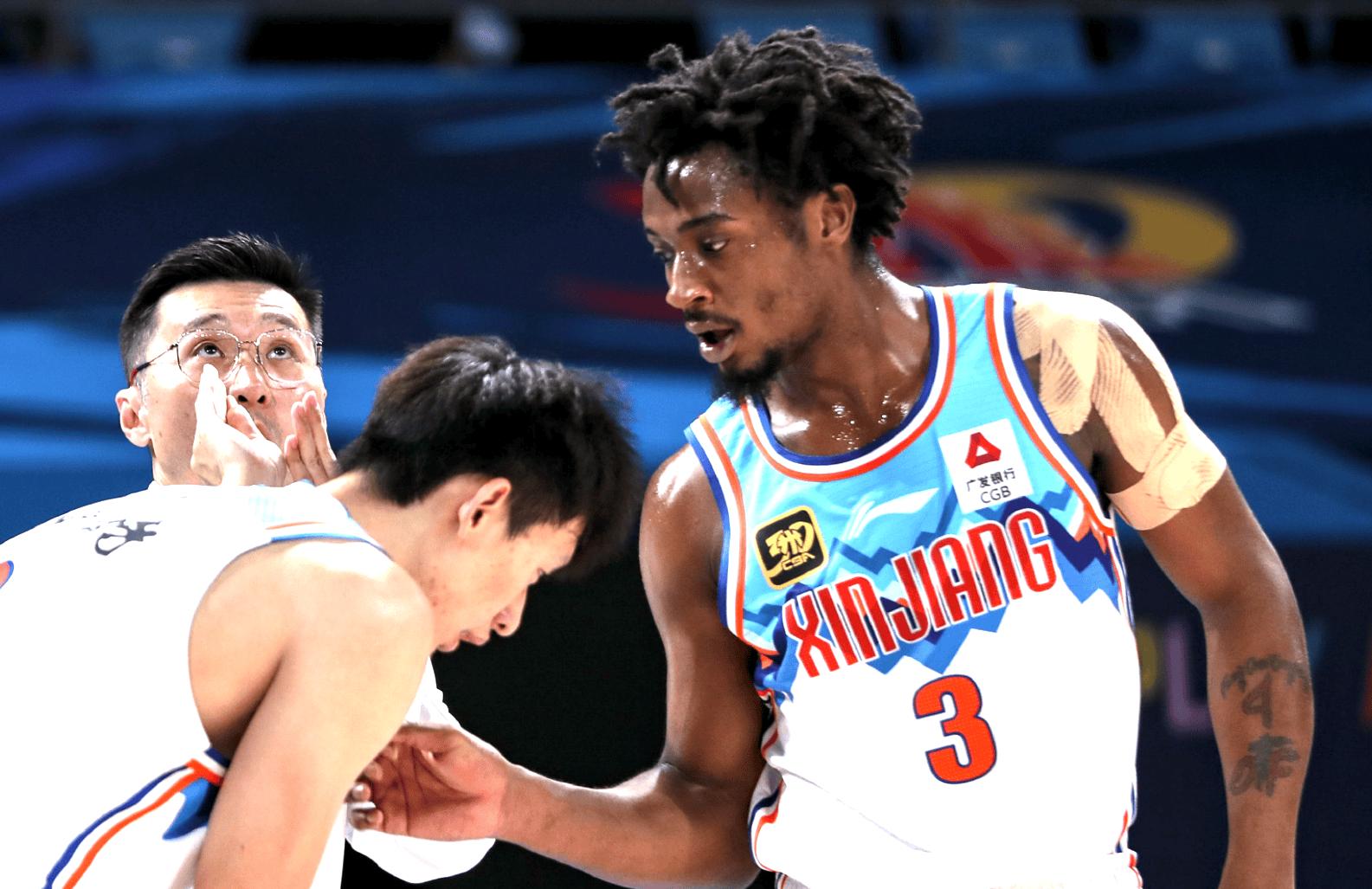 外援盖帽猛追，犀利暴扣惊艳全场的简单介绍